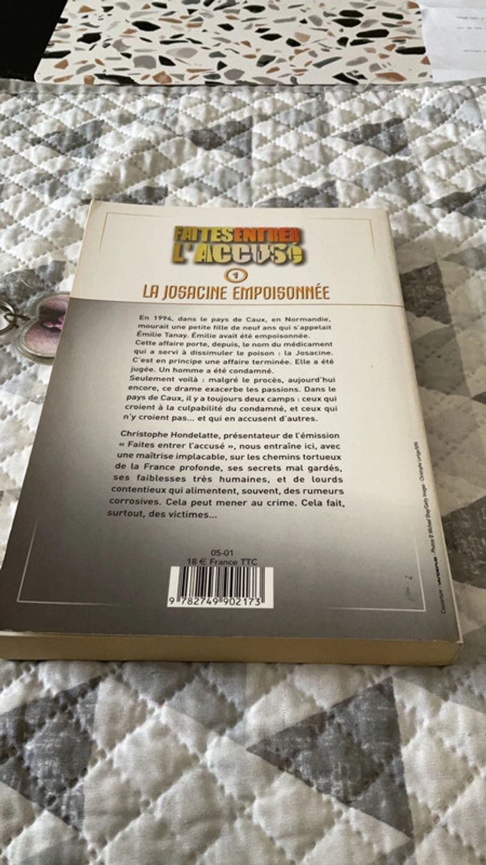 #la Josacine empoisonnée Christophe Hondelatte - photo numéro 3