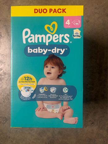 Couches  Pampers baby-dry (taille 4)