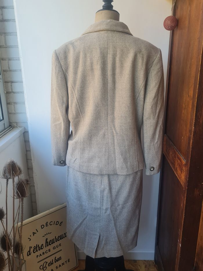 Tailleur - photo numéro 2