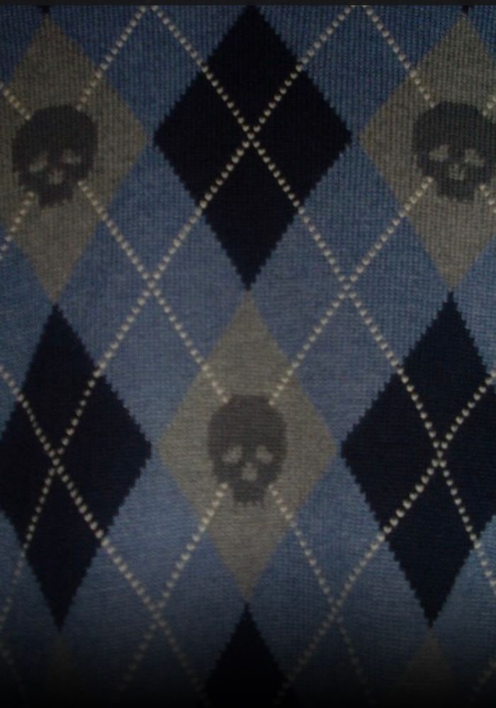 Pull marine avec petite tête de mort GAP - photo numéro 3