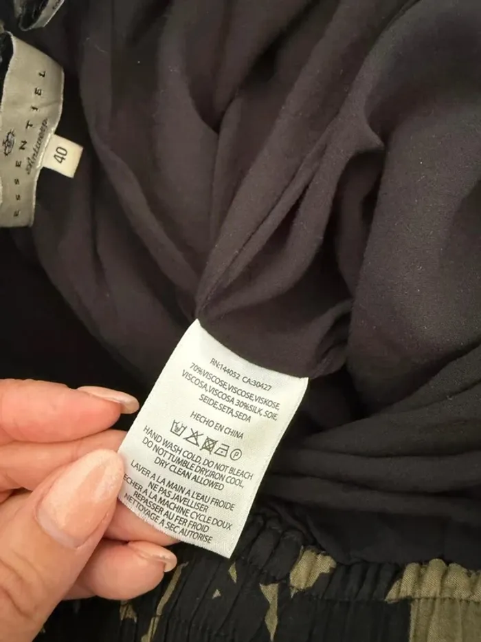 Jupe Essentiel en soie taille 40 noire et kaki parfait état - photo numéro 5