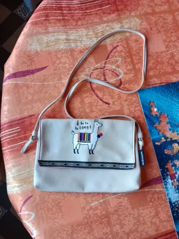 Sac Lama Derrière la porte