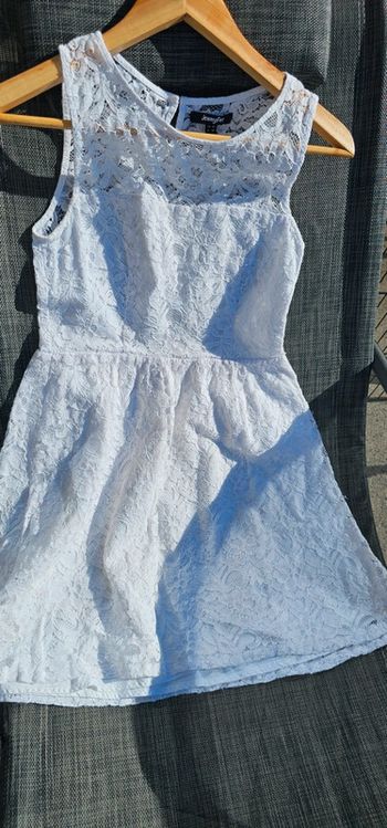 Robe dentelle Jennifer taille 36