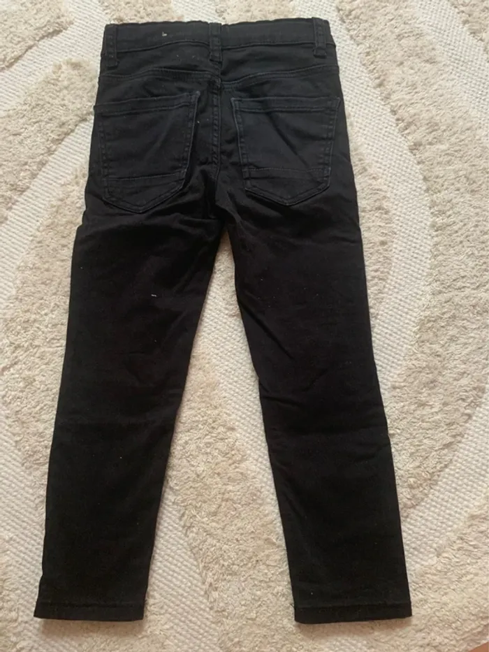 Jean skinny noir – Kiabi – Taille 4 ans (98-107 cm) - photo numéro 2