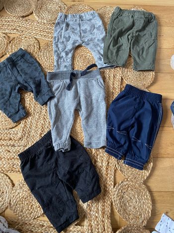 Lot de 5 pantalons de jogging taille 3 mois Zara et Disney