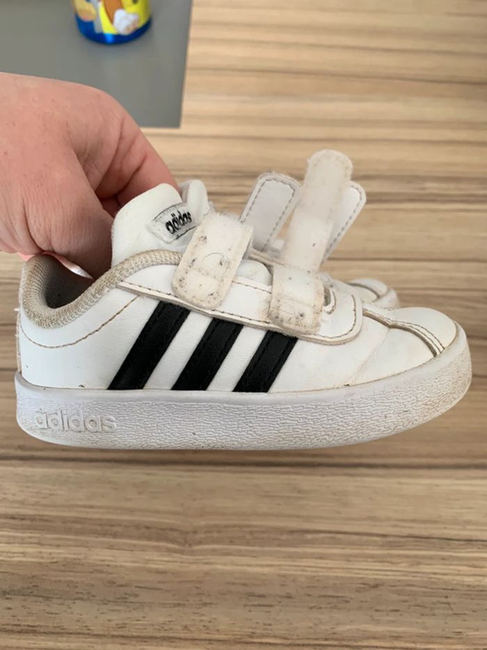 Baskets Adidas en 22 - photo numéro 2