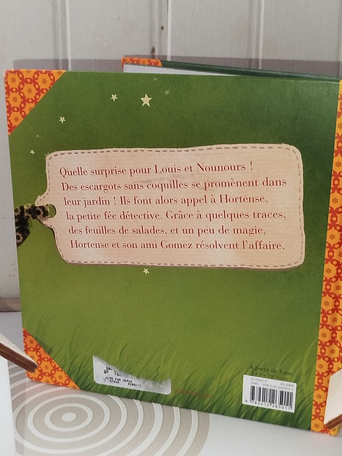 📚Hachette Jeunesse U n mystère dans le jardin - photo numéro 3
