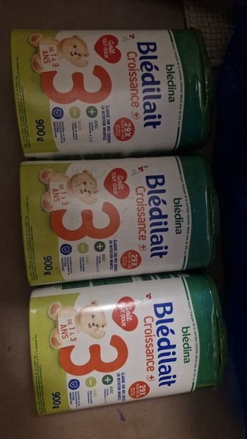 Lot de boîtes de lait bledilait 3eme âge 