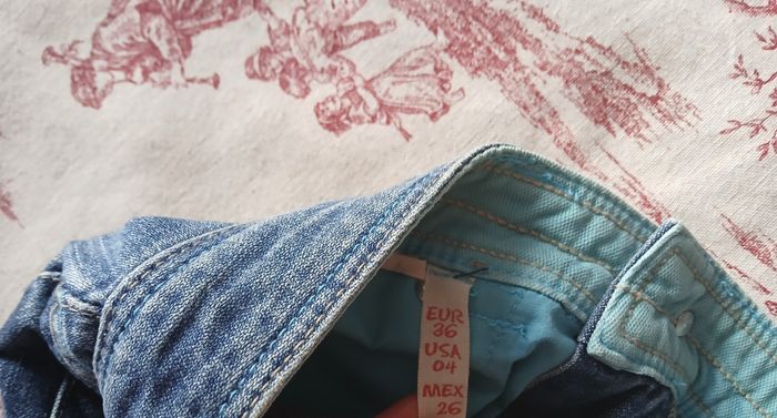 Mini jupe jean 5 poches taille 36 - photo numéro 4