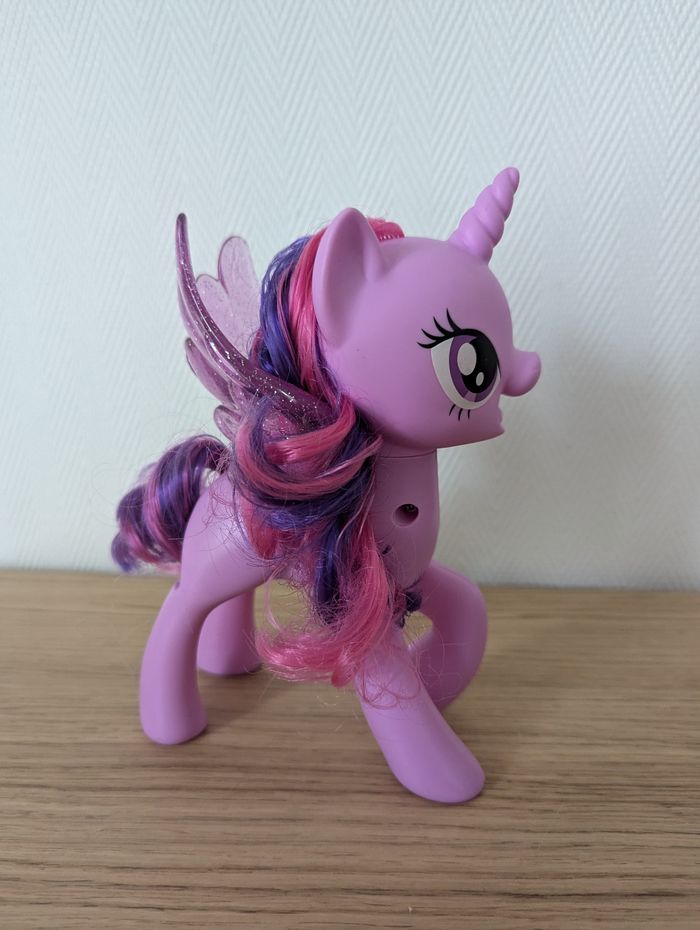 My little Pony princesse Twilight sparkle qui parle et qui chante - photo numéro 4