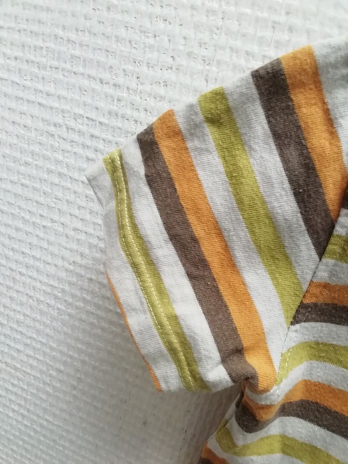 Vends t-shirt garçon été rayé multicolore - photo numéro 4