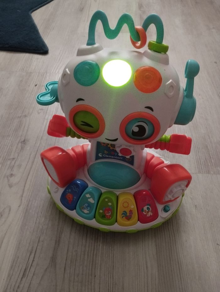 Yoko le robot rigolo - photo numéro 4