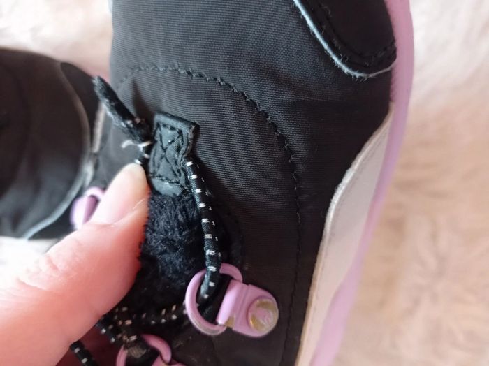 Puma basket boots de neige pointure 24 noir et lila - photo numéro 3