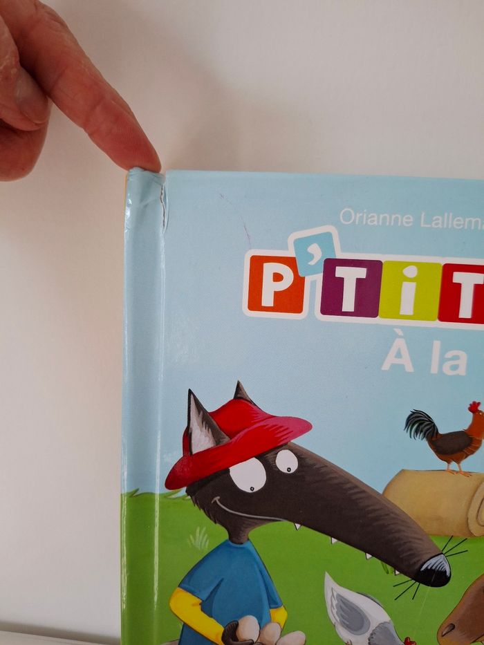 Livre à toucher " Petit Loup à la ferme" - photo numéro 4