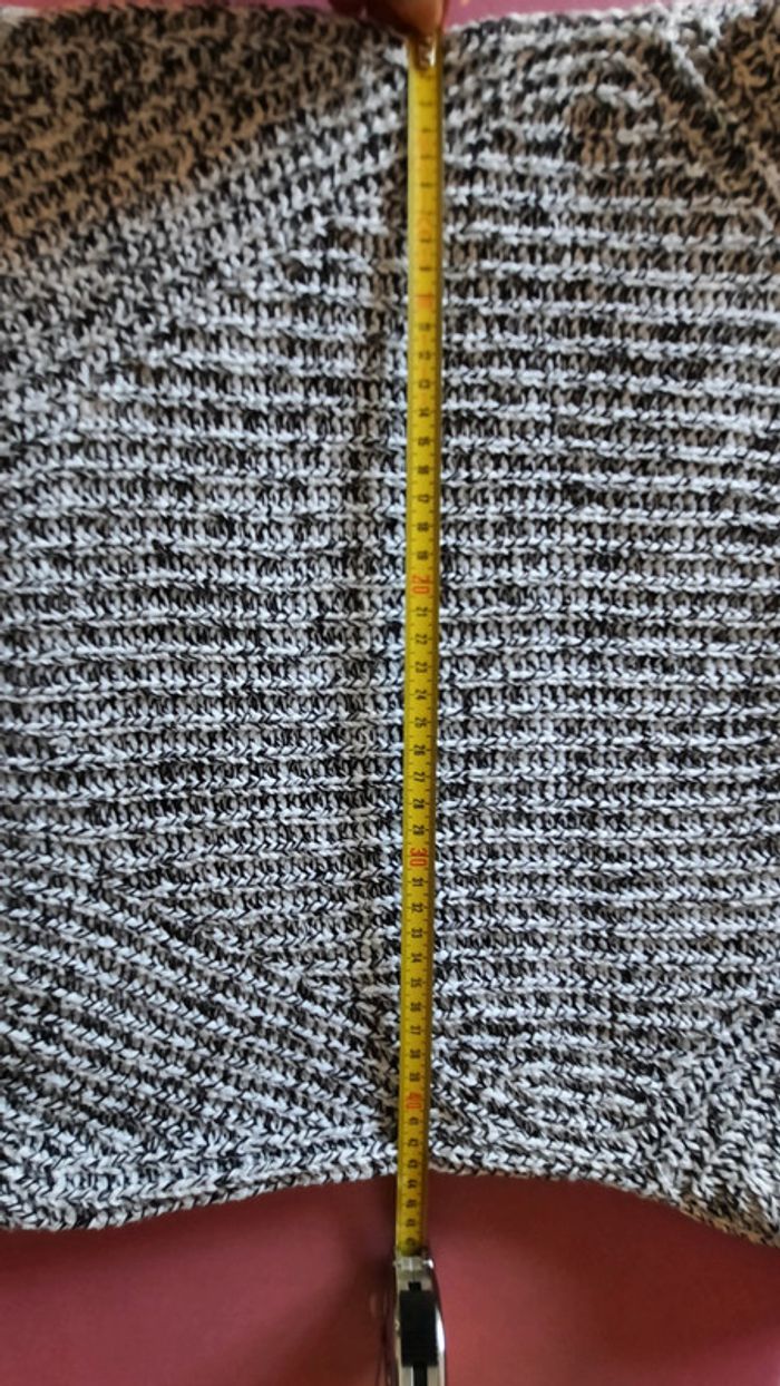 Pull-over noir et blanc taille XS - photo numéro 11
