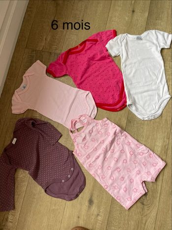 Lot de bodie 6 mois