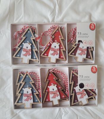 Lot de 12 sujets en bois à suspendre NEUF 🎄