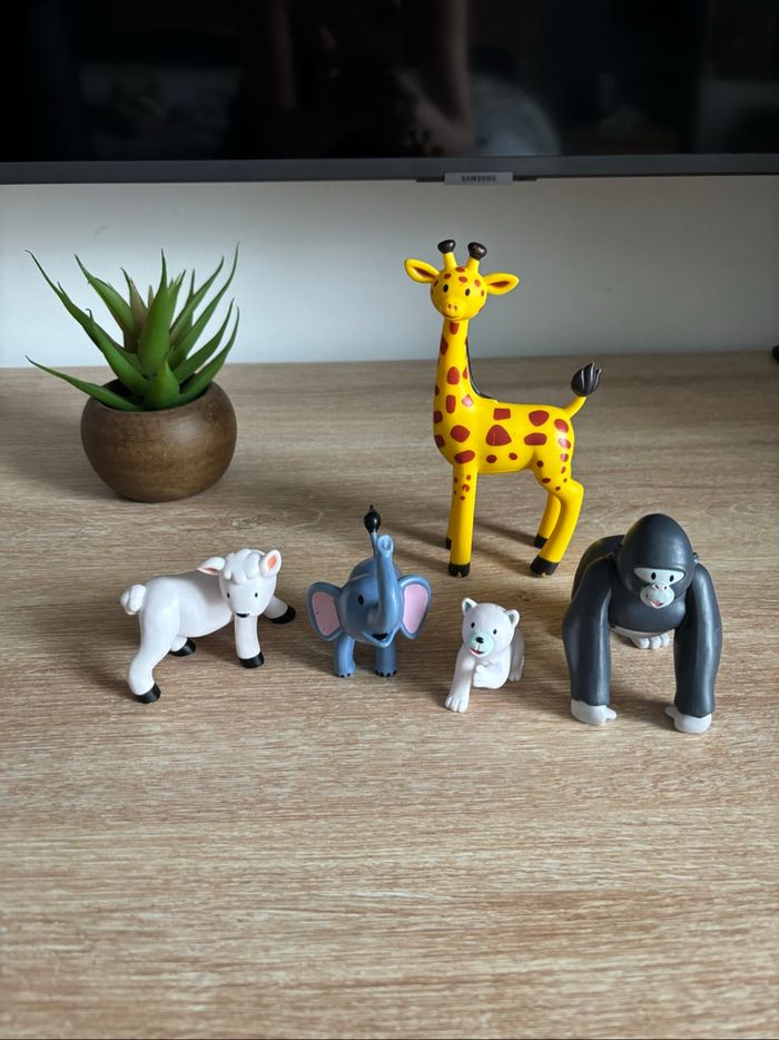 Lot figurines  d’animaux rba  éveil bébé