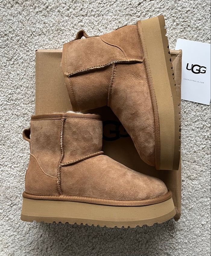 Bottines UGG Classic Mini Platform - Taille 38 - Neuves - photo numéro 3