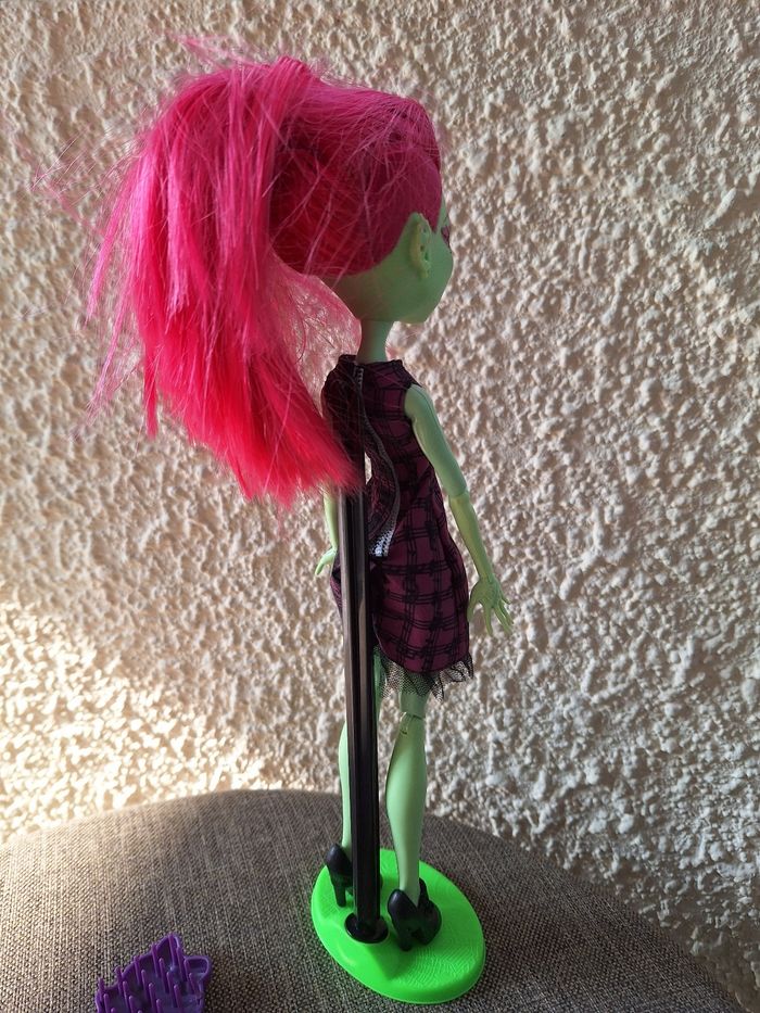 Poupée monster high - photo numéro 3