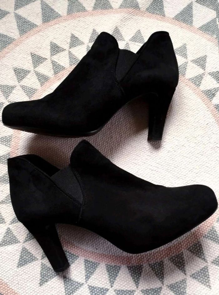 Bottines Noires Daim talons - Unisa - 39,5 - Excellent état