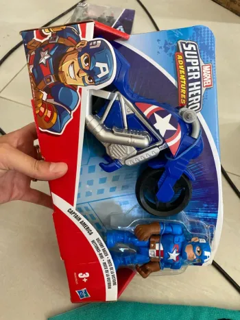 Figurine disney super heroes captain