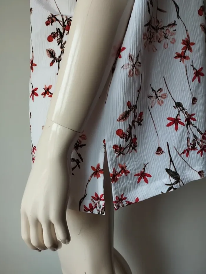 Blouse manches courtes ou chemisier Damart taille 52 - photo numéro 4