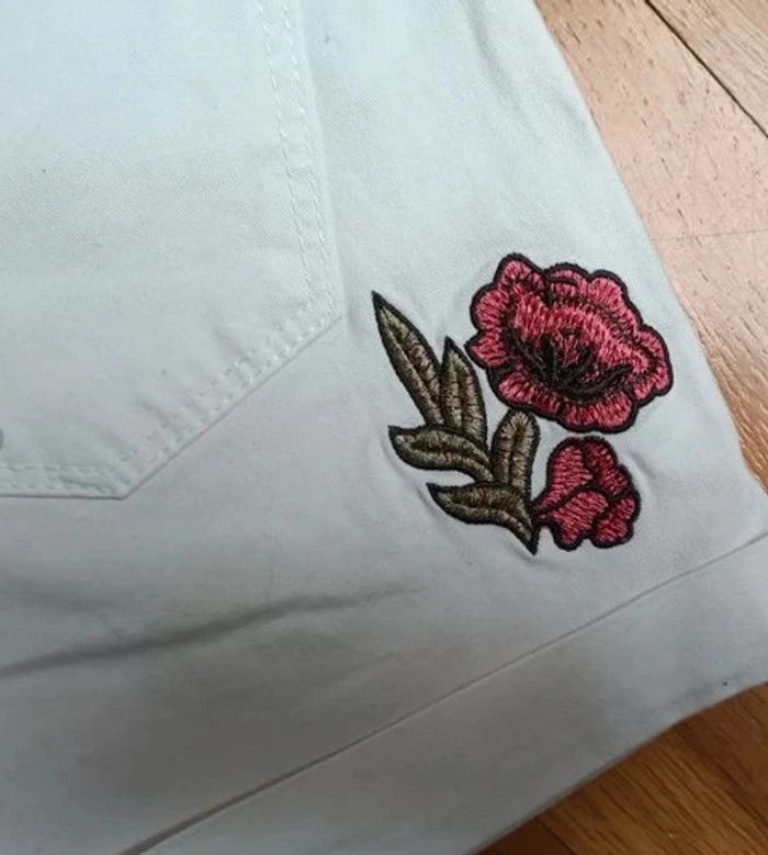 Short blanc Camaïeu brodé taille XS - 34 - photo numéro 5