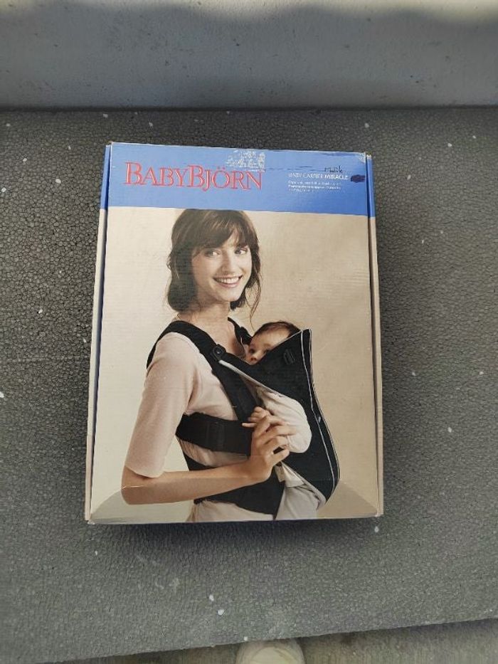 Porte bébé utilisé une fois