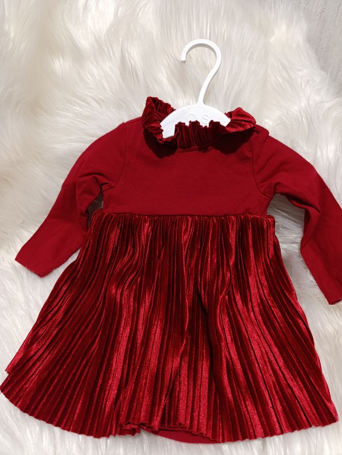 Robe en velours rouge - photo numéro 6