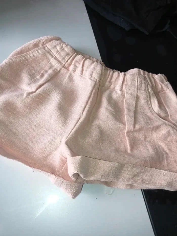 Short avec poches rose claires avec paillettes - photo numéro 3