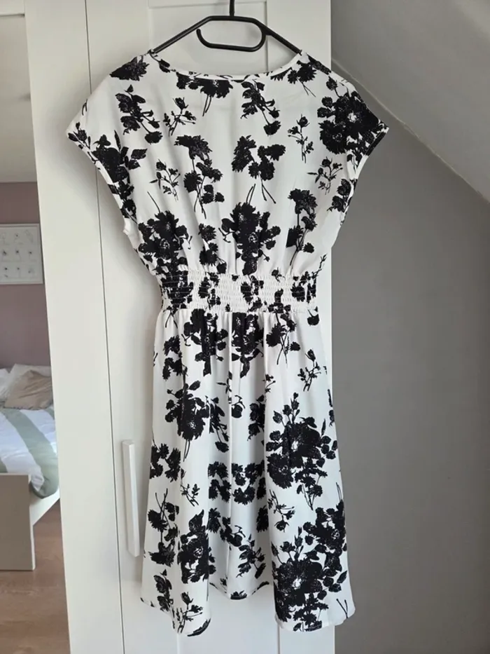 Robe neuve femme taille 36 S - photo numéro 3