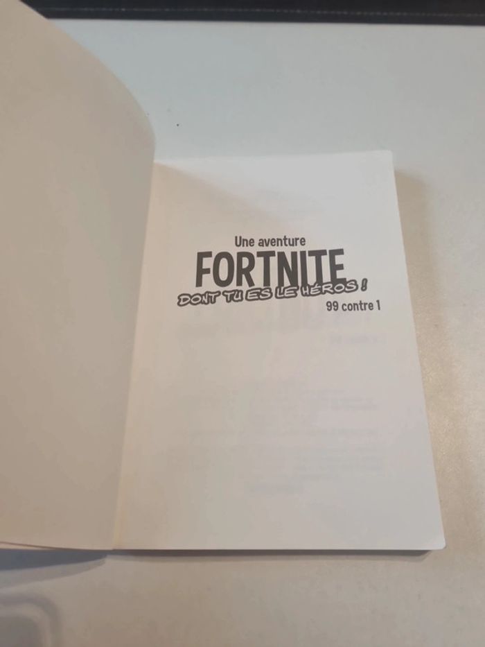 Livre fortnite dont tu es le héros - photo numéro 4