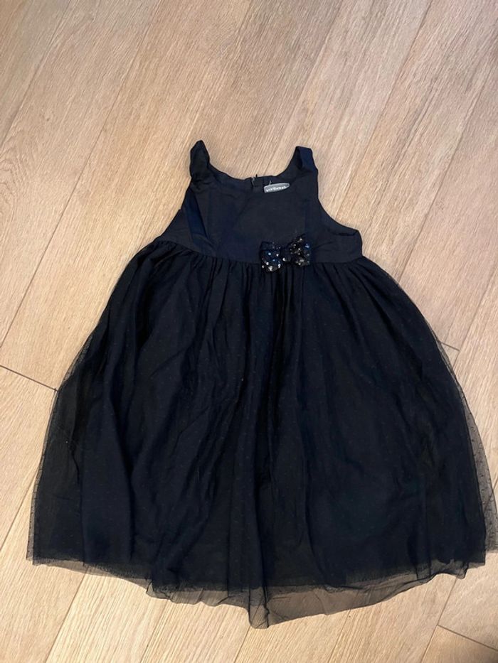 Robe noire neuve sans étiquette  vertbaudet 6 ans