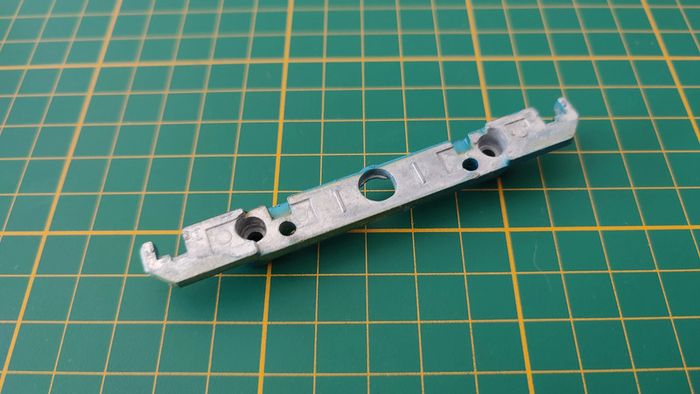 Fixation capot pièce détachée miniature Bburago burago Lamborghini Murciélago 1/18 #B81 - photo numéro 2