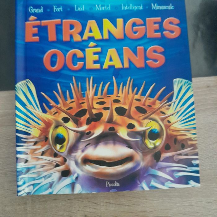 magnifique livre pop up Etranges océans