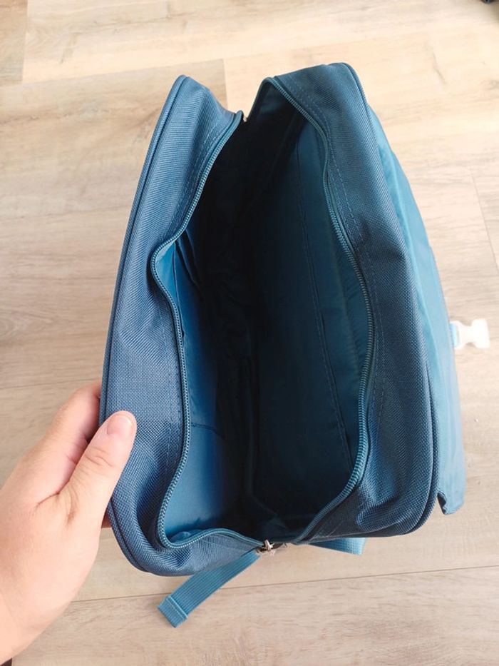 Cartable et trousse - photo numéro 4