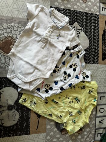 Lot de bodies garçons