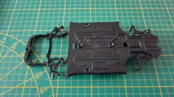 Châssis inférieur pièce détachée miniature Bburago burago Porsche 911 Carrera 1993 rouge 1/18 1/18e