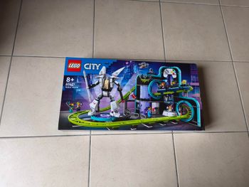 LEGO City - Le parc d’attractions de Robot World (60421)