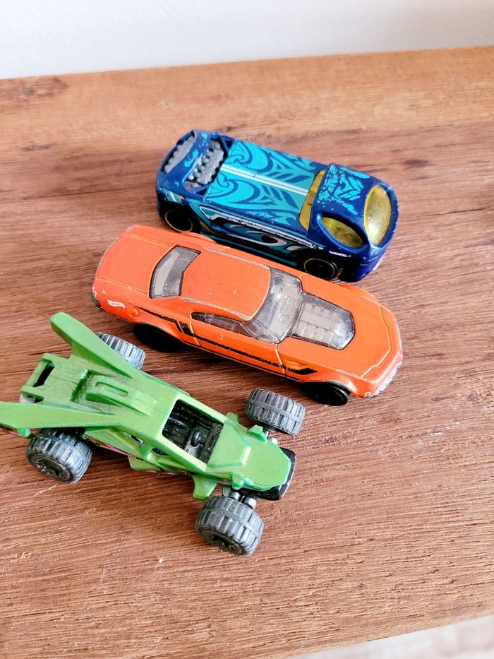 Lot de 3 voitures Hot Wheels - photo numéro 3