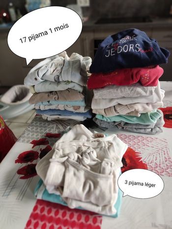 Lots 20 pijama + 34 body 1 mois