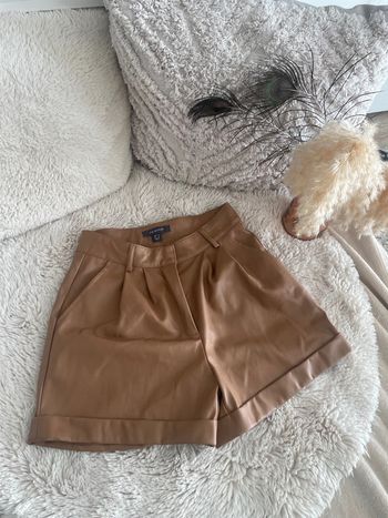 Short simili cuir