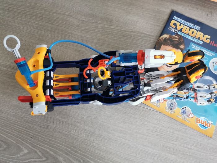 Main hydraulique cyborg de buki - photo numéro 6