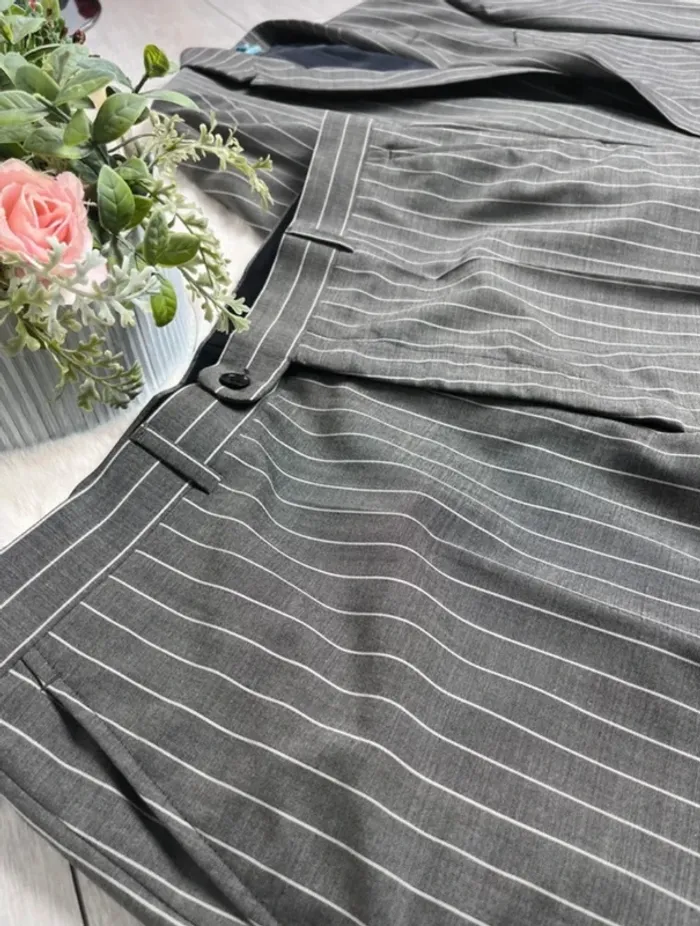 Ensemble de tailleur veste 56/pantalon 49 - photo numéro 6