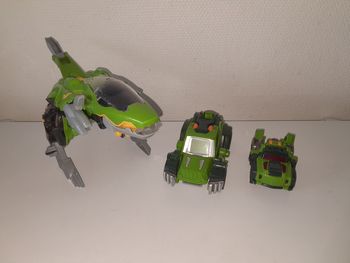 Lot véhicules/dinosaures switch and go