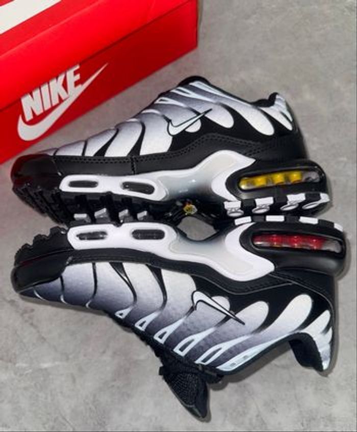 Nike tn noir gris blanc 34 - photo numéro 4