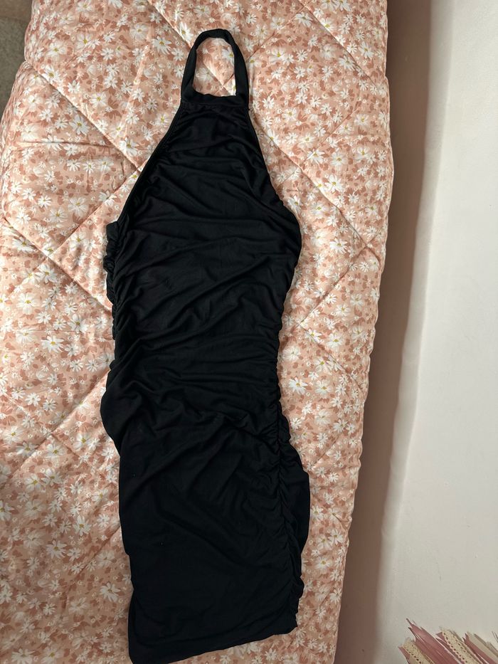 Robe noir - photo numéro 2