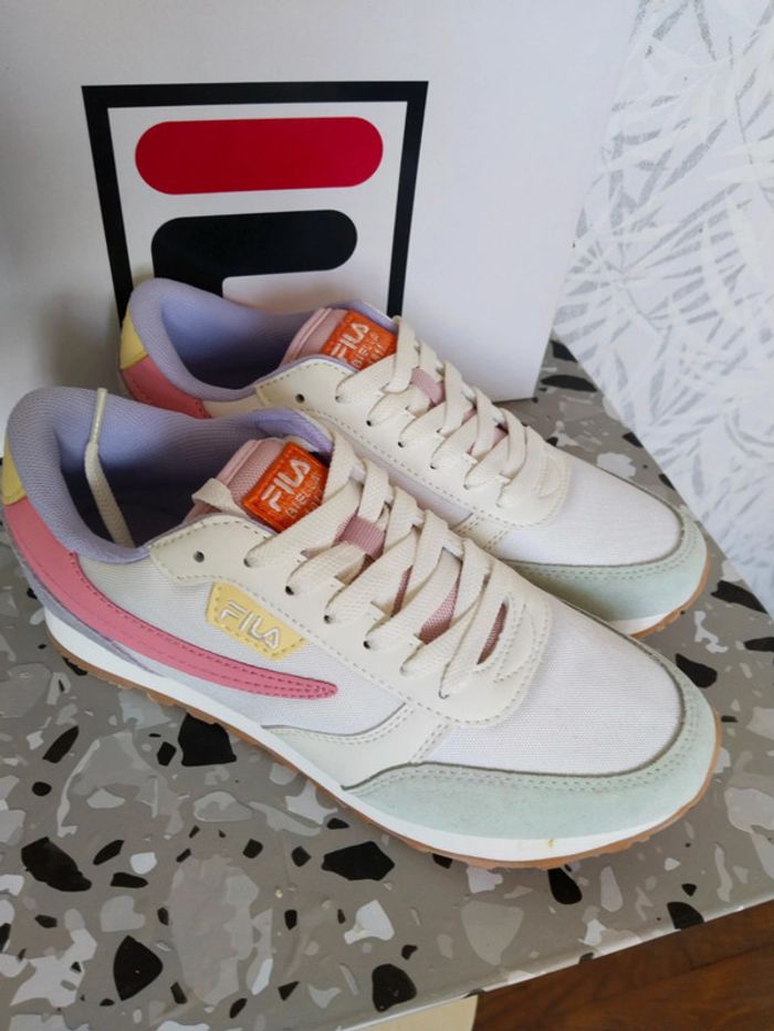 🚨 Promo 🚨 baskets neuves femme Fila pointure 38 - photo numéro 3
