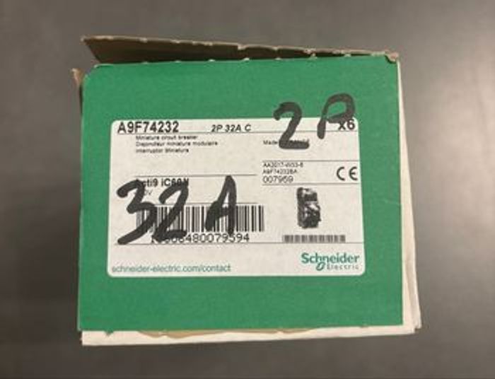 Lot de 6 disjoncteurs Schneideur - photo numéro 4